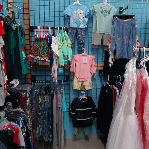 Meet your Posher, Brenda - Picture 4 of 6